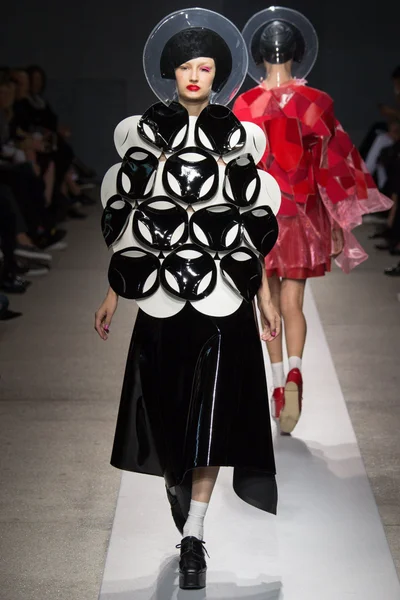 Look 11